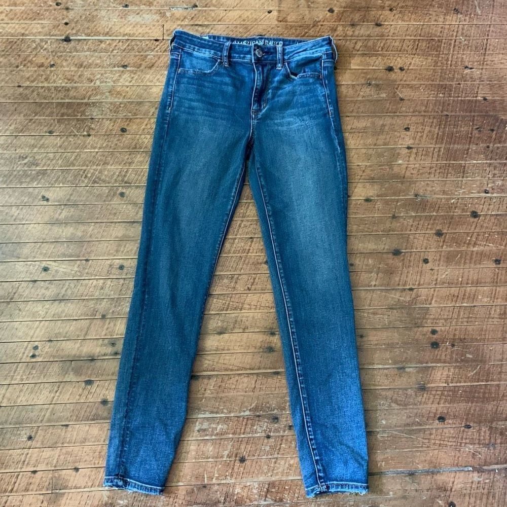 American Eagle distressed hi-rise size 6 stretchy jeggings